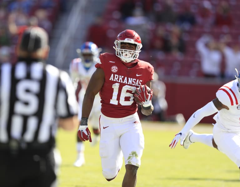 Treylon Burks returns to practice, makes amazing catch just 12