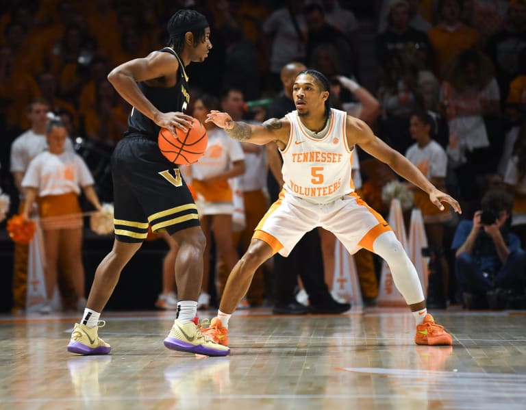 Tennessee guard Zakai Zeigler earns SEC Defensive Player of the Year ...