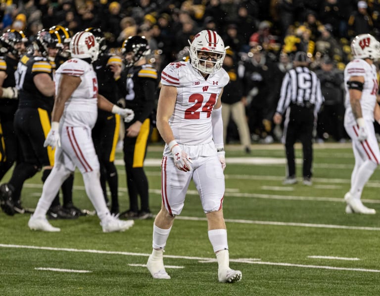 A Position Battle to Watch When Wisconsin Football Opens Spring