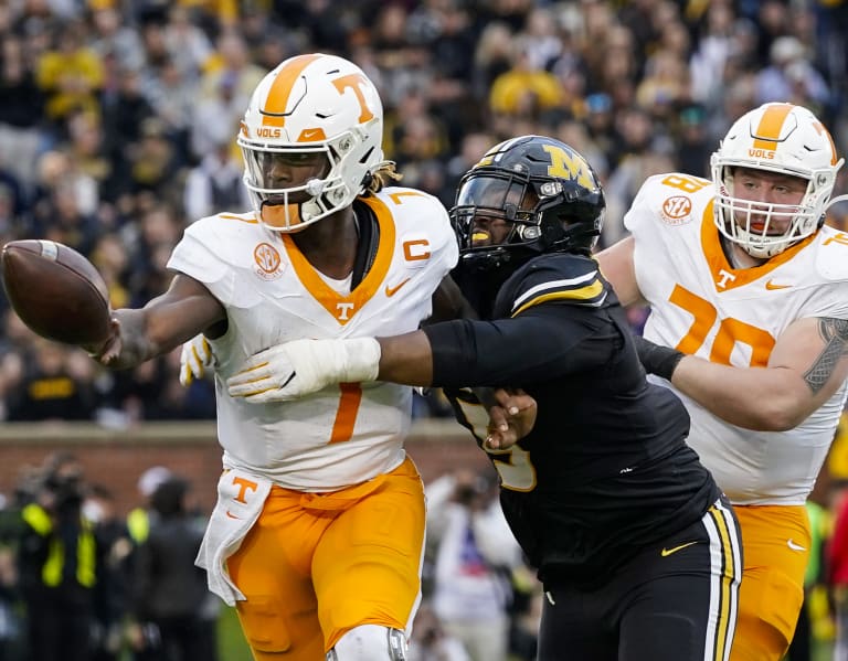 VolReport  –  Tennessee drops in latest College Football Playoff Top 25