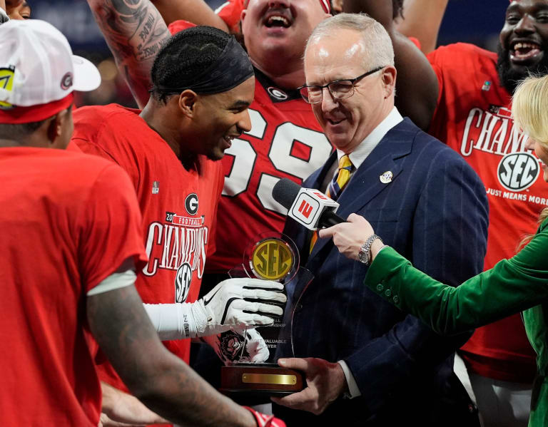 Daylen Everette Drives Georgia Bulldogs to SEC Championship Victory ...