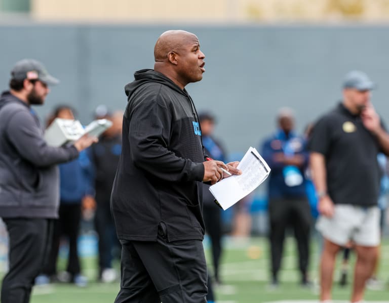 UCLA Spring Football: Offense Faces Pressure and Colorful Feedback in Tough Practice Session
