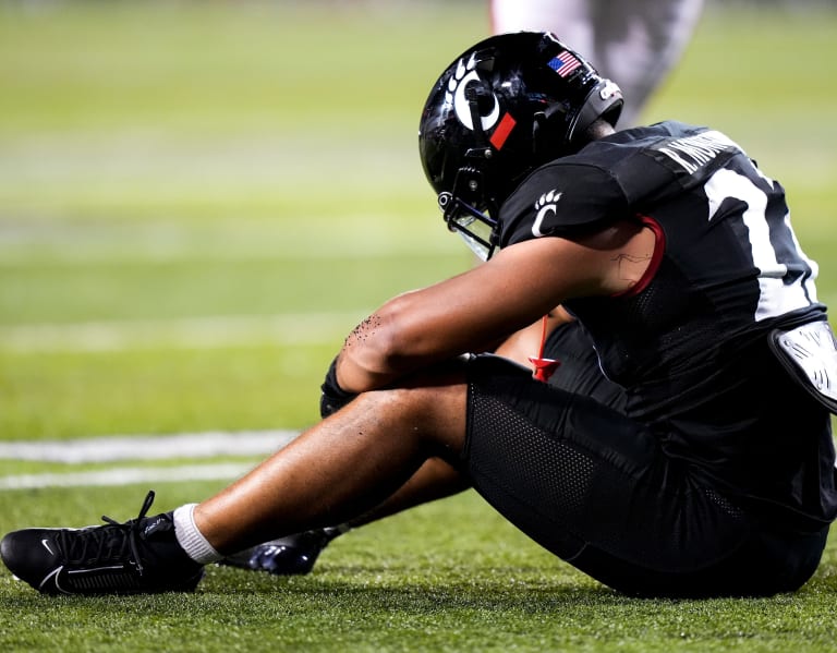 Miami-Ohio defeats Cincinnati 31-24 in OT, breaking a 16-game