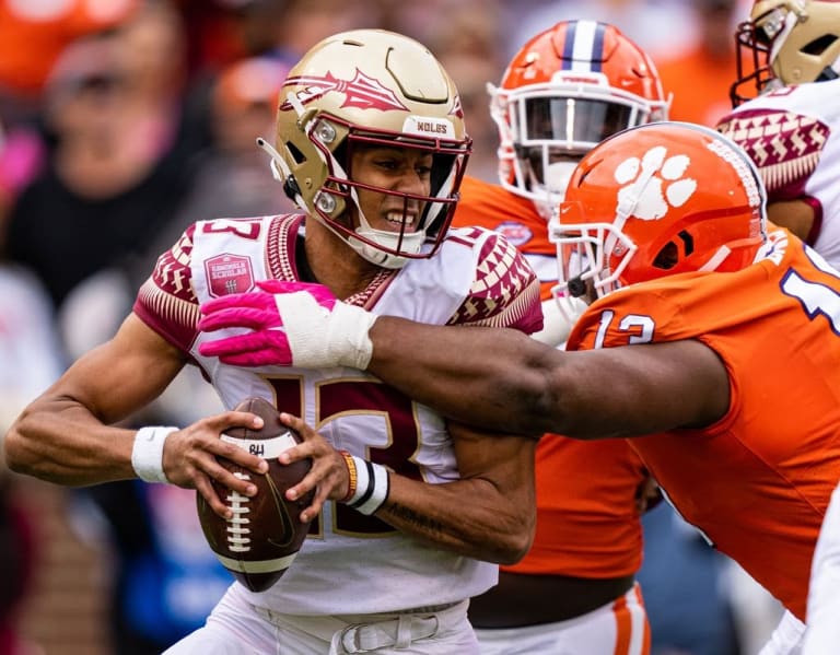 Clemson Scores In The Final Minutes To Preserve Home Win Streak, Knock