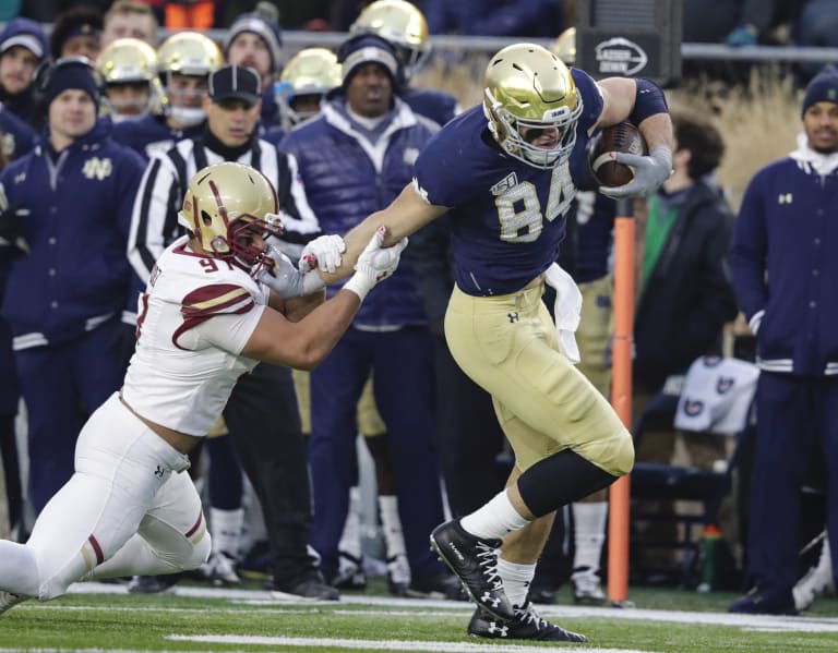 WATCH: Former Notre Dame baseball player, tight end Cole Kmet hits