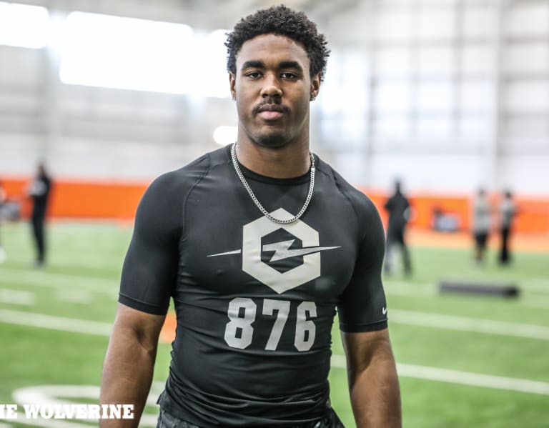 2021 four-star RB Donovan Edwards commits to Michigan on National Signing  Day - Maize n Brew