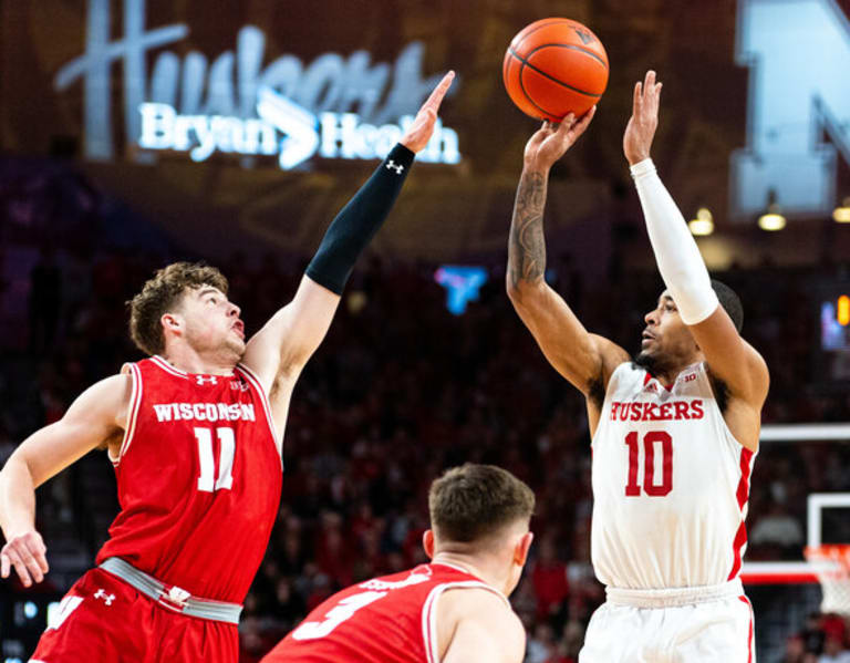 Wisconsin Badgers Blow 19-point Lead In 80-72 Overtime Loss At Nebraska ...