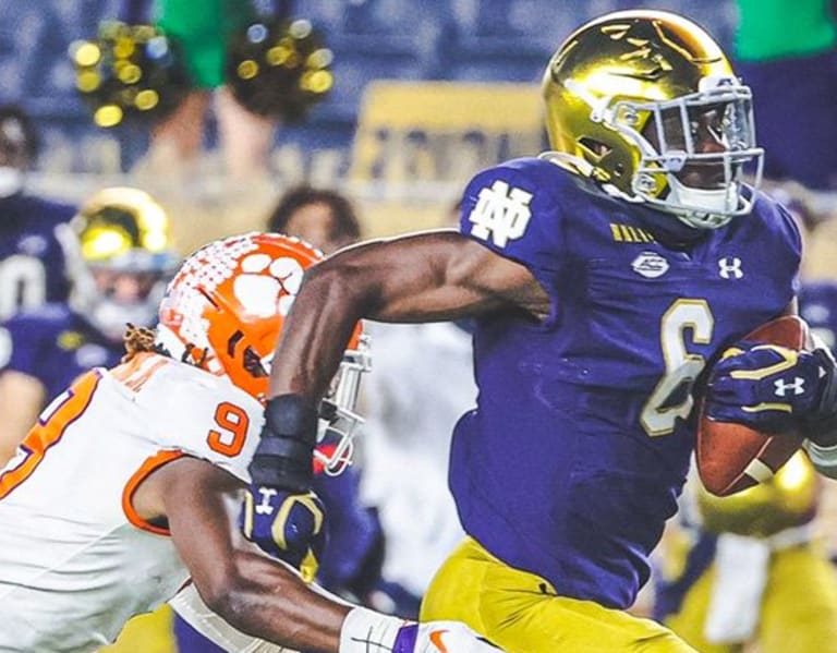 Notre Dame Fighting Irish Football Linebacker Jeremiah Owusu-Koramoah Earns  Unanimous All-America Status