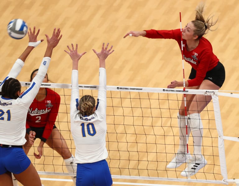 Nebraska Volleyball Season In Review: Outside Hitter