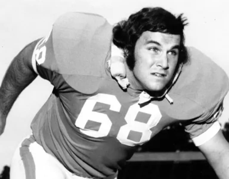 Top 25 Players In UNC Football History: No. 17 - Ken Huff