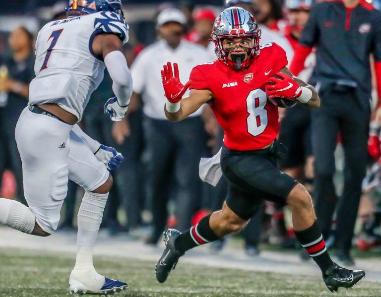 Western Kentucky Hilltoppers Football-Jerreth Sterns signs with Tampa Bay  Buccaneers