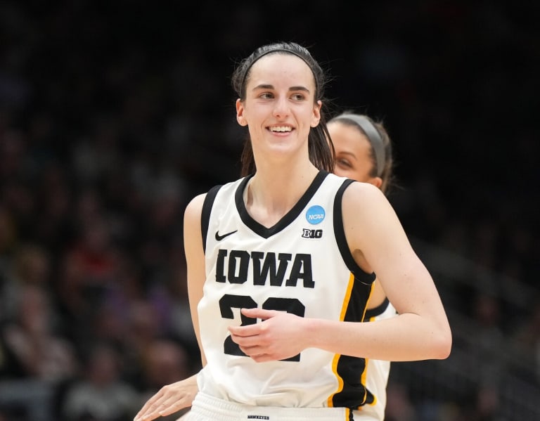 Caitlin Clark Named 2023 Naismith Award National Player of the Year