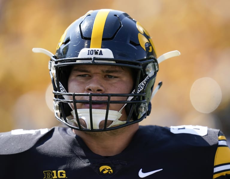 Linderbaum named semifinalist for Outland Trophy - Go Iowa Awesome