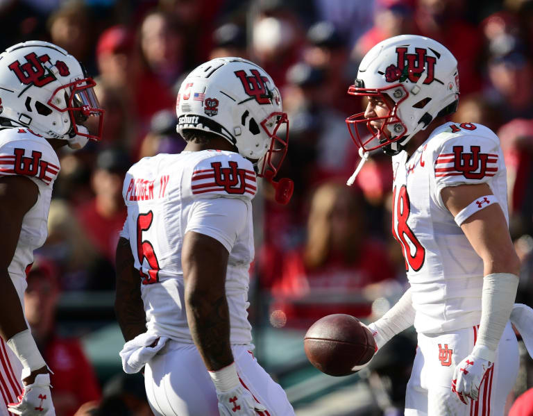 Utah linebacker Devin Lloyd runs the 40-yard dash during the NFL