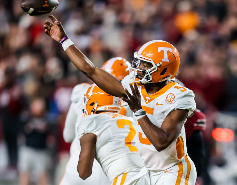 Tennessee QB Hendon Hooker done for season with knee injury