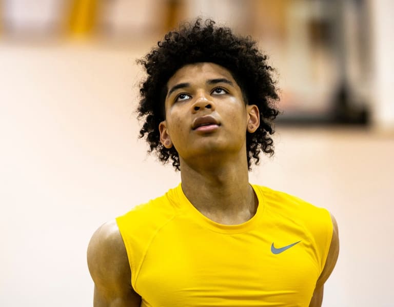 Go Iowa Awesome  –  Basketball Walk-On Amarion Nimmers to Enter Transfer Portal