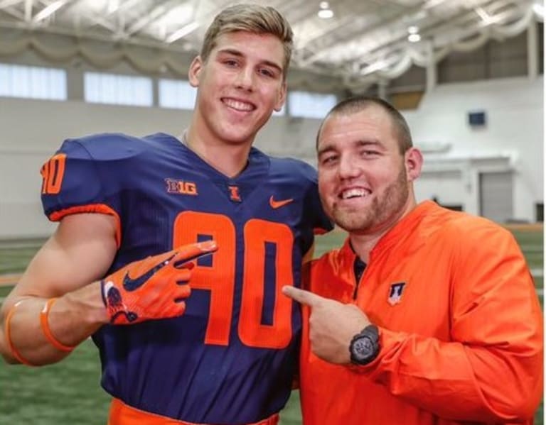 DE Lukas Van Ness checks out Illinois - OrangeandBlueNews