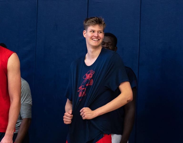 Freshman Henri Veesaar brings a new element to the Arizona front court