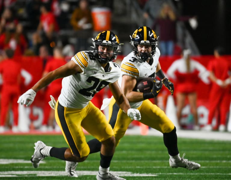 pro-football-focus-grades-iowa-defense-hawkeye-beacon-iowa-hawkeyes