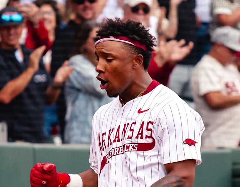 Arkansas evens series with Game 2 win over Texas A&M
