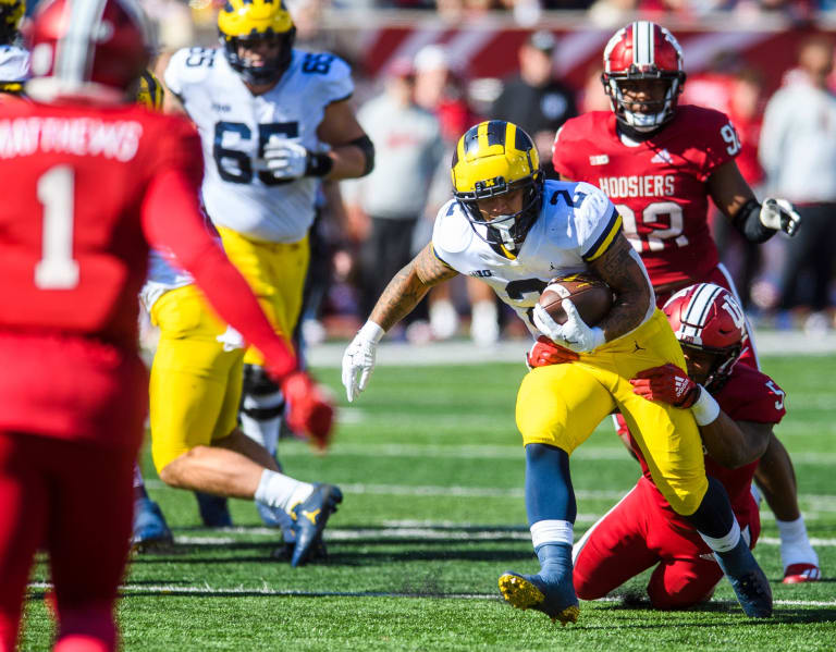 Blake Corum breaks down Michigan football running back room depth