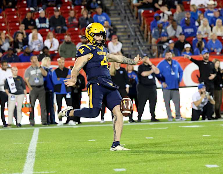 Experienced Straw adjusting to new punting technique