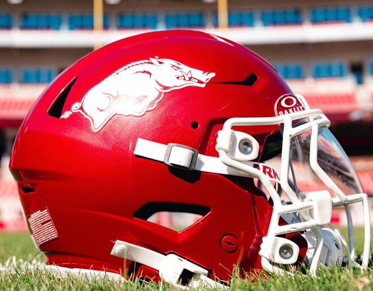 Sportsbooks' win totals not high on the Hogs for 2025