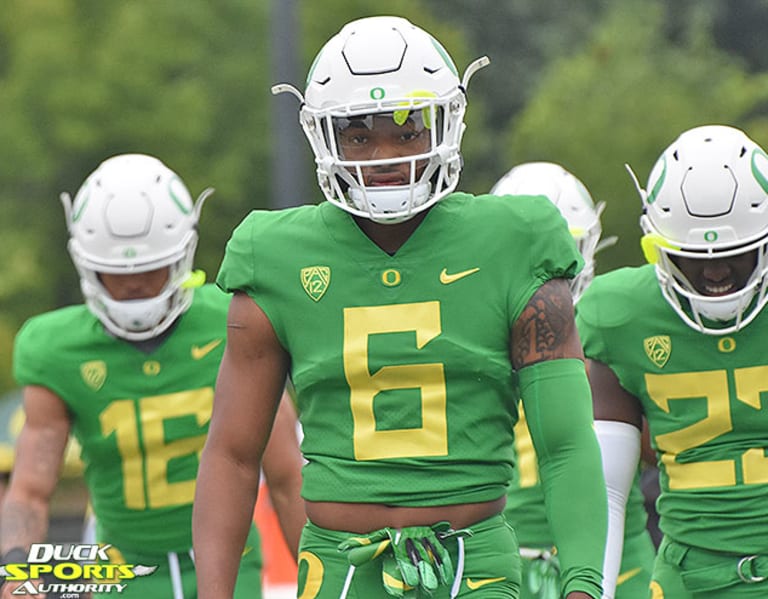 Oregon Ducks cornerback Deommodore Lenoir selected by San