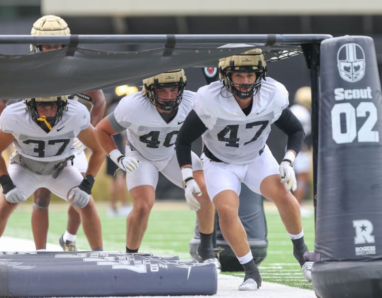 Purdue Redshirt Freshman Linebacker Domanick Moon To Enter Transfer ...