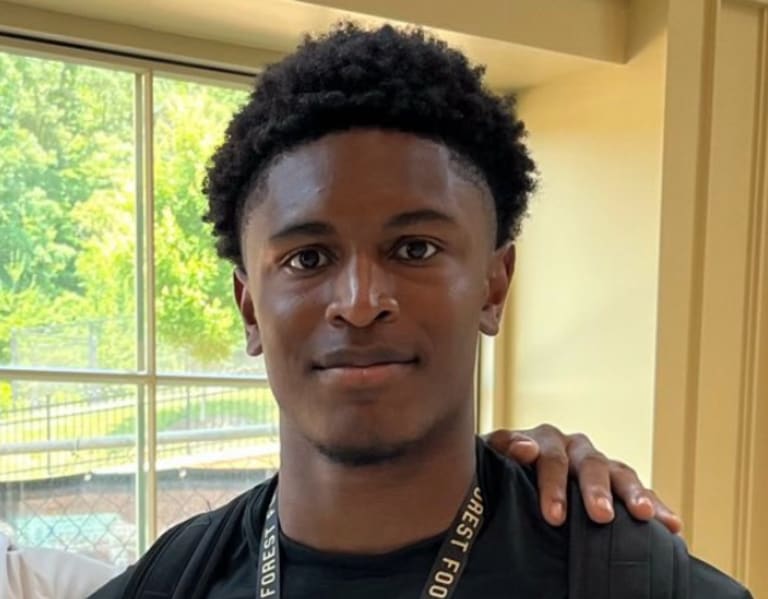 2025 DL Sampson Onuoha 'excited' by Syracuse offer 2025 DL Sampson Onuoha 'excited' by Syracuse offer