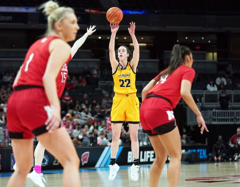 Go Iowa Awesome  –  Iowa 80, Nebraska 60: Pulling Away