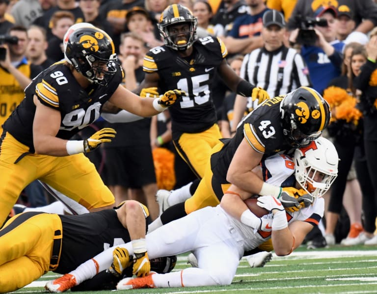 Jewell and Jackson named semifinalists for Bednarik Award - Go Iowa Awesome