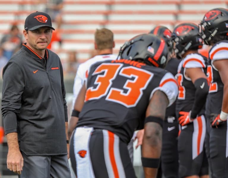 Oregon State Beavers vs Arizona State Sun Devils football sneak