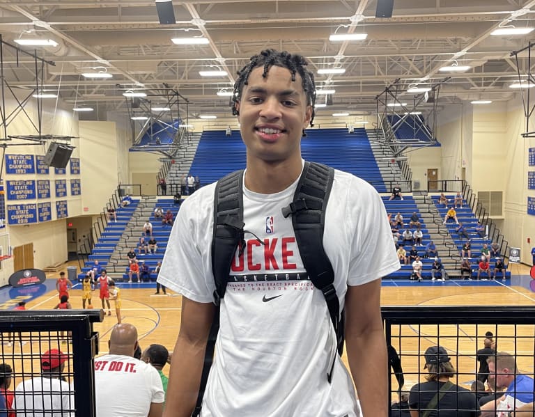 Michigan Wolverines basketball coach Juwan Howard's son, Jace, has earned  his scholarship after offering to give it up.