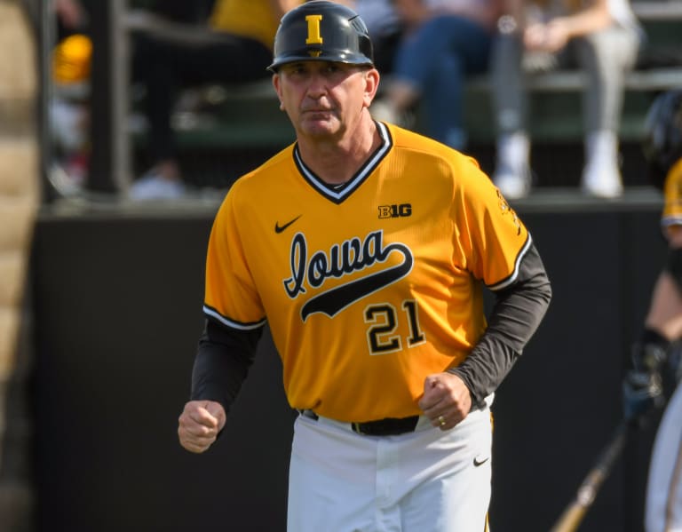 Iowa Baseball Signs Strong Class Of Recruits Go Iowa Awesome