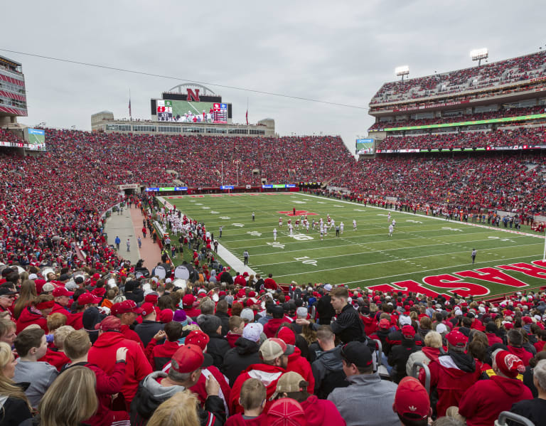 Cancer patient Jack Hoffman scores TD in Nebraska spring game