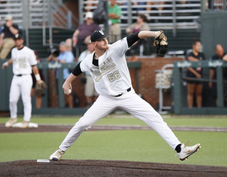 Sonny Gray signs with the As - VandySports