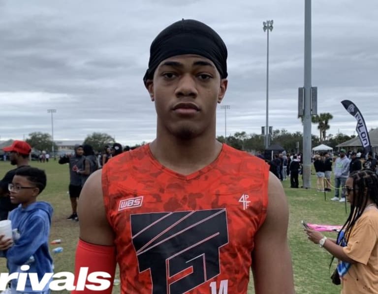 Two weeks, 20 January offers for 2024 LB Justin Logan Rivals