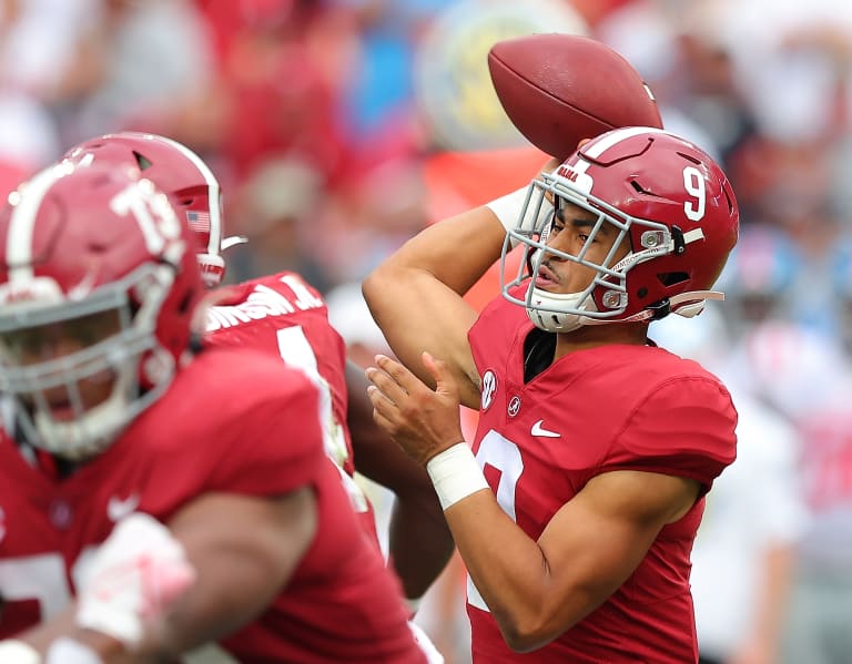 Bryce Young explains how he makes plays behind Alabama's massive O-line ...