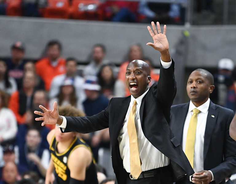 Mizzou assistant Charlton "C.Y." Young takes Miami job