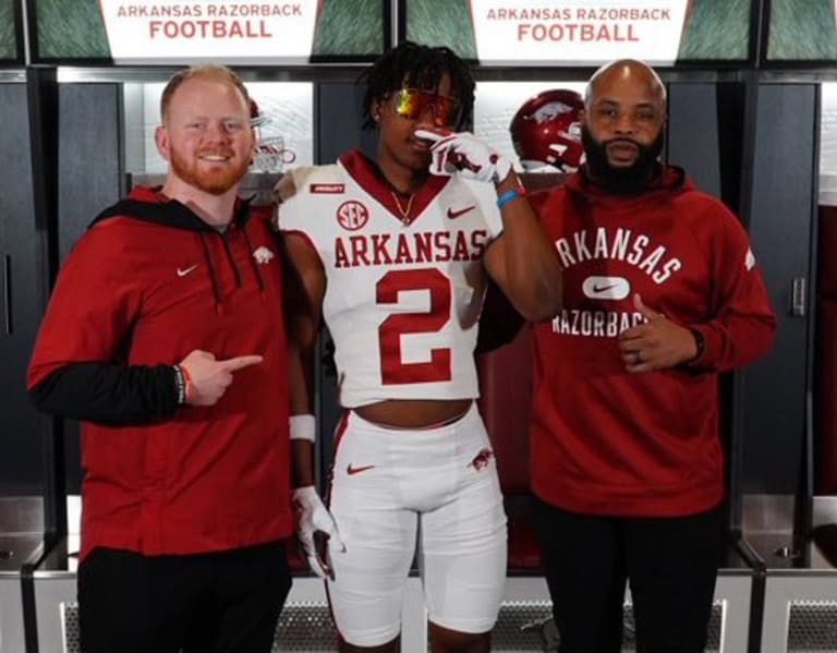 DK Metcalf's Cousin, TJ Metcalf, Commits to Arkansas