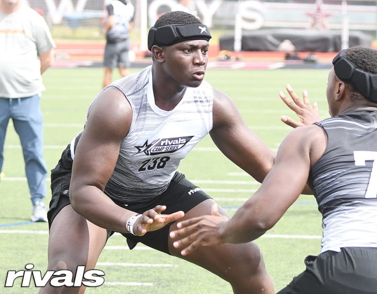 Teams starting to emerge for elite 2025 OL Michael Fasusi