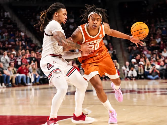 Longhorns fall to winless South Carolina in crushing loss