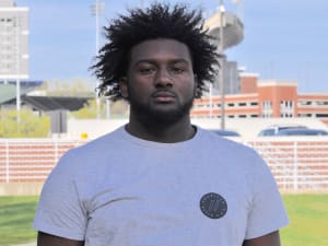 Auburn 'has a shot' with Ole Miss DL commit
