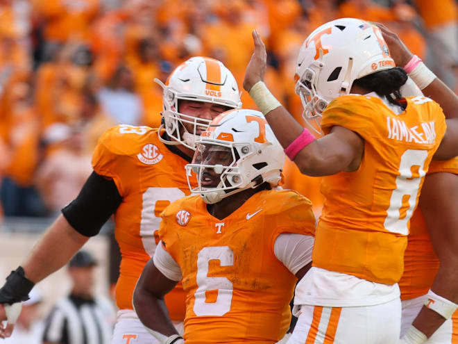 Vegas: Tennessee running back Dylan Sampson enters Heisman race