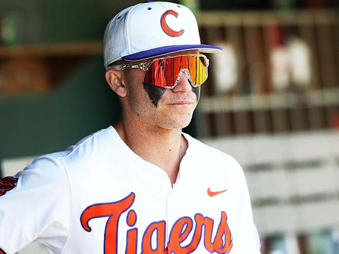 No. 9 Clemson beats Pitt 11-2, notches 40th win