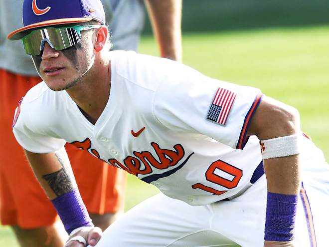 Eight-run seventh inning propels No. 4 Clemson over Davidson 11-4