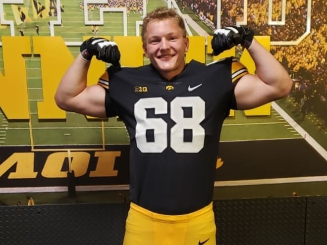 Hawkeye Tailgater special for Graves