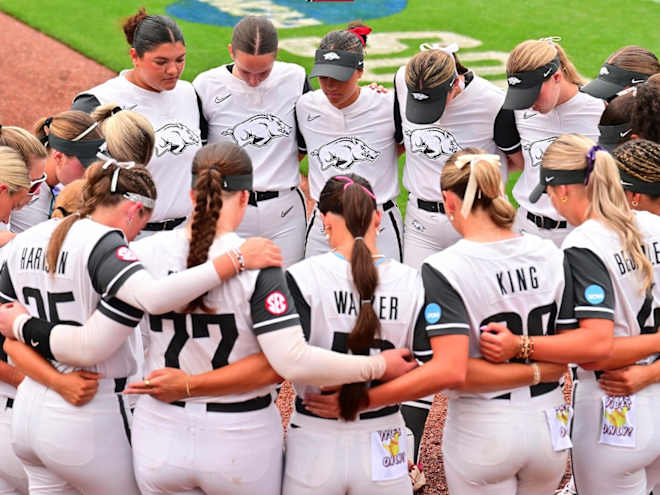 College World Series drought continues for Hogs after falling to Ole Miss