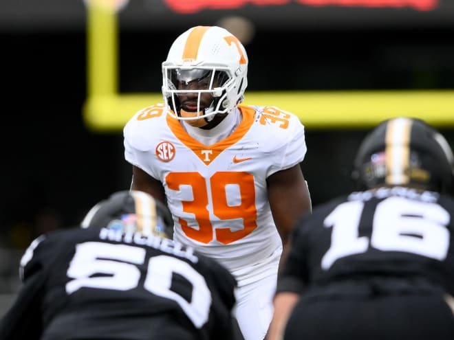 Tennessee football LB Jalen Smith to enter transfer portal